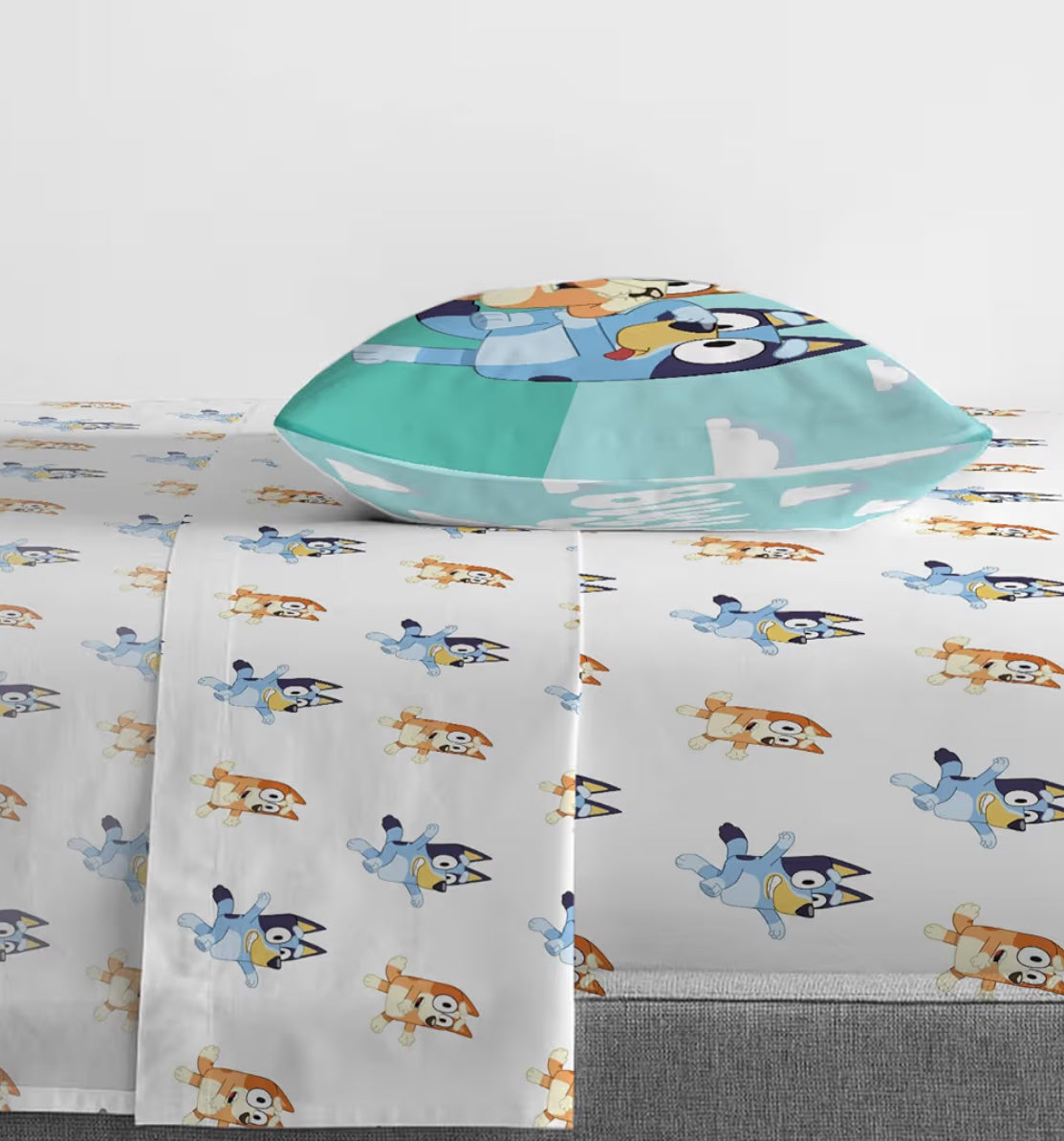 Jay Franco Bluey & Bingo 4 Piece Toddler Size Bed Set – Super Soft Microfiber Bed Set Includes Size Comforter & Sheet Set (Official Bluey Products)