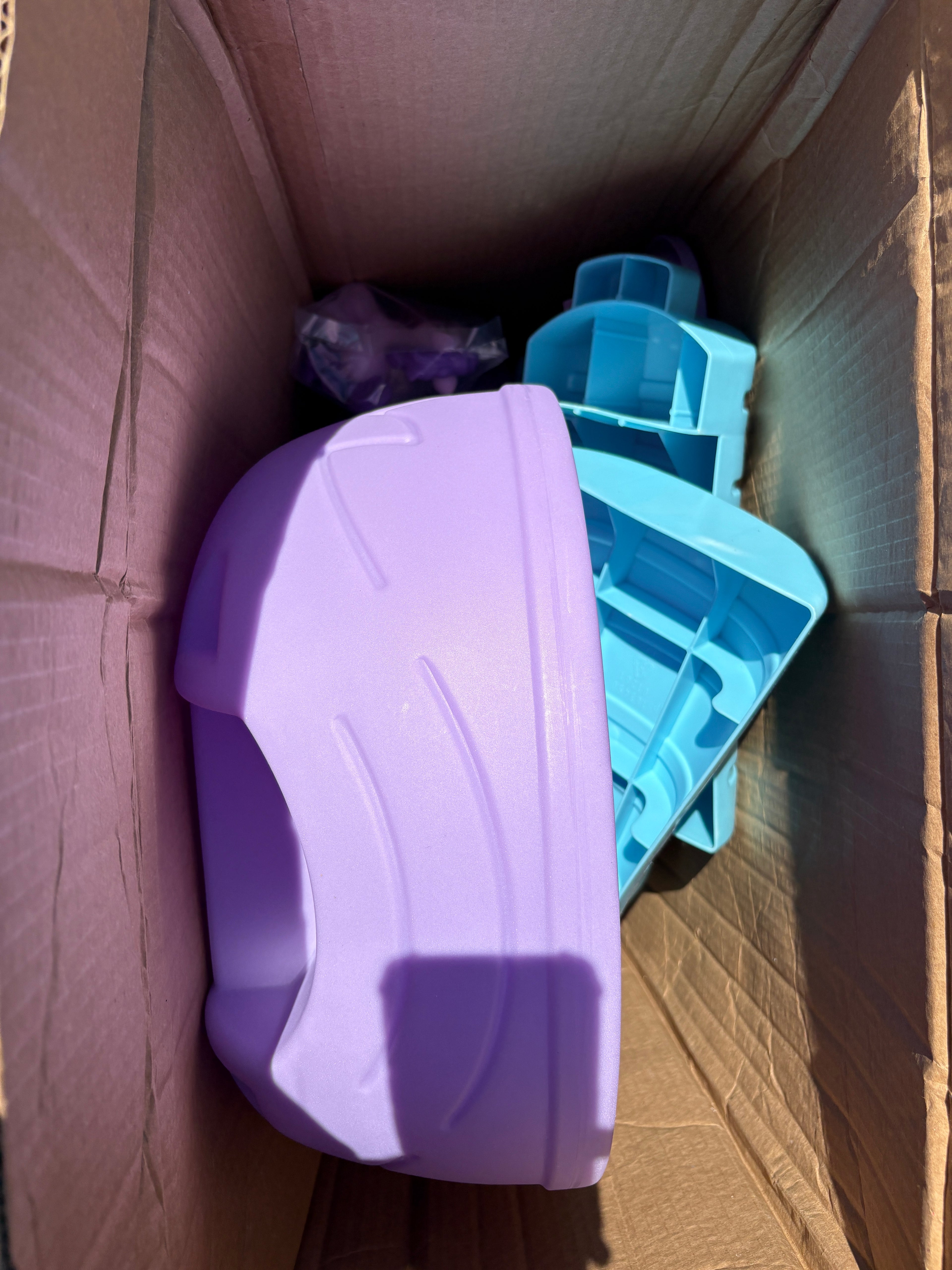 Step2 Rain Showers and Unicorns Water Table, Kids Water and Sand Activity Sensory Playset, Summer Outdoor Toys, 13 Piece Water Toy Accessories, for Toddlers 1.5+ Years Old, Blue & Purple