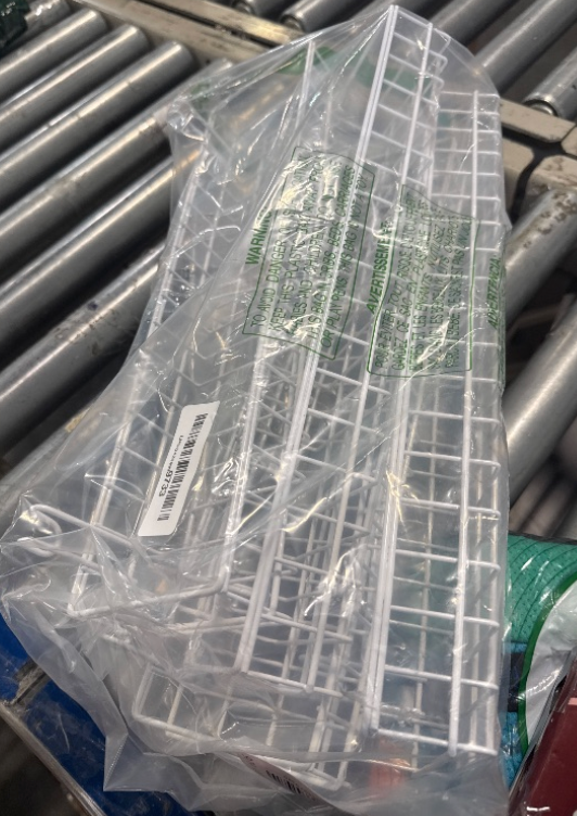 Blulu 4 Pcs 15.75 x 3.94 x 1.97 Inch Metal Grid Wall Baskets with Hooks Grid Wall Shelves Hanging Wire Basket Multi Function Storage Organizer for Kitchen Organizing Display (White)